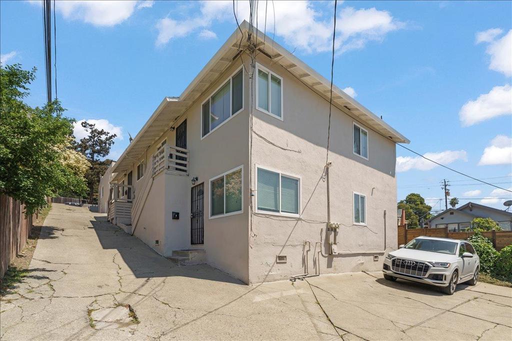 8117 Ney Avenue Property Photo 14