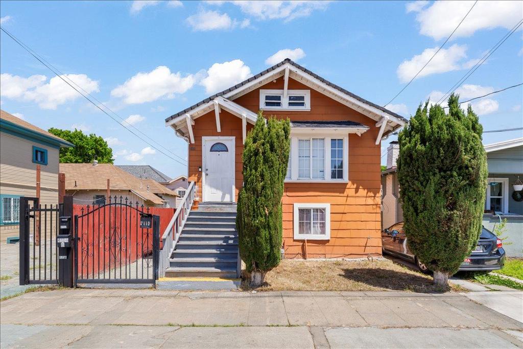 4114 E 17th Street Property Photo 1
