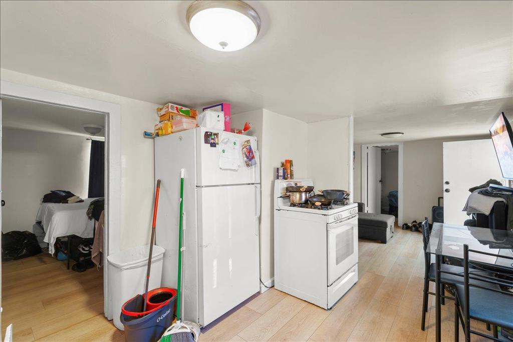 4114 E 17th Street Property Photo 6