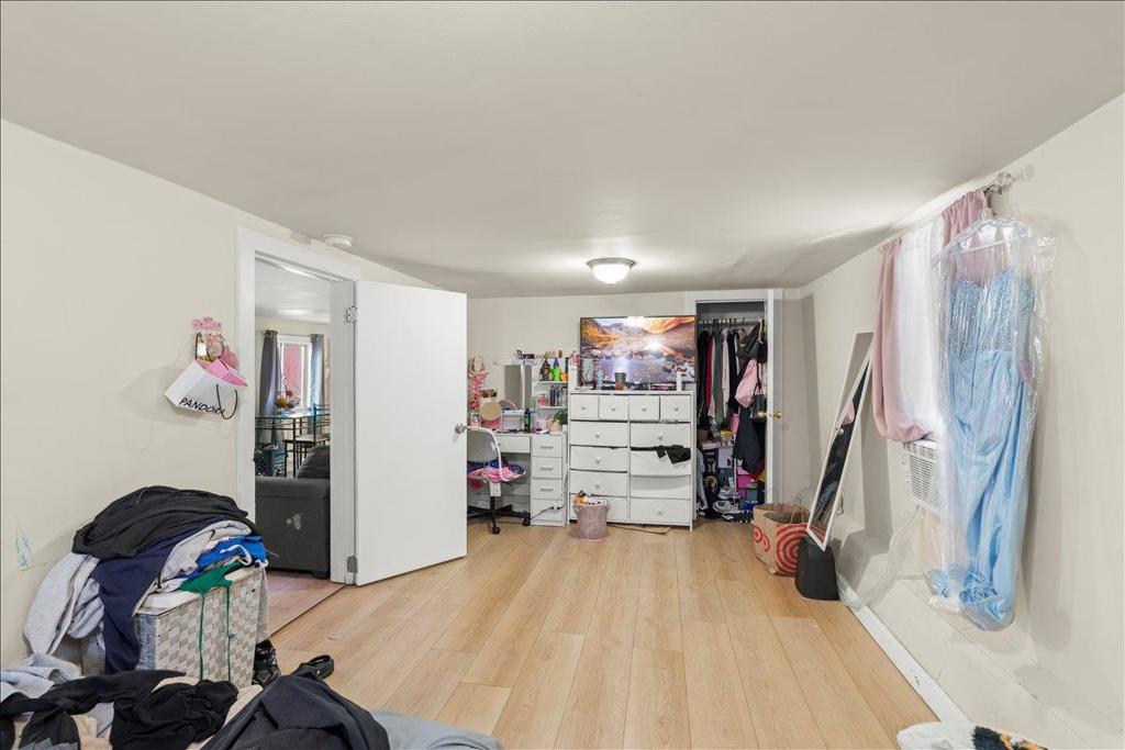 4114 E 17th Street Property Photo 9