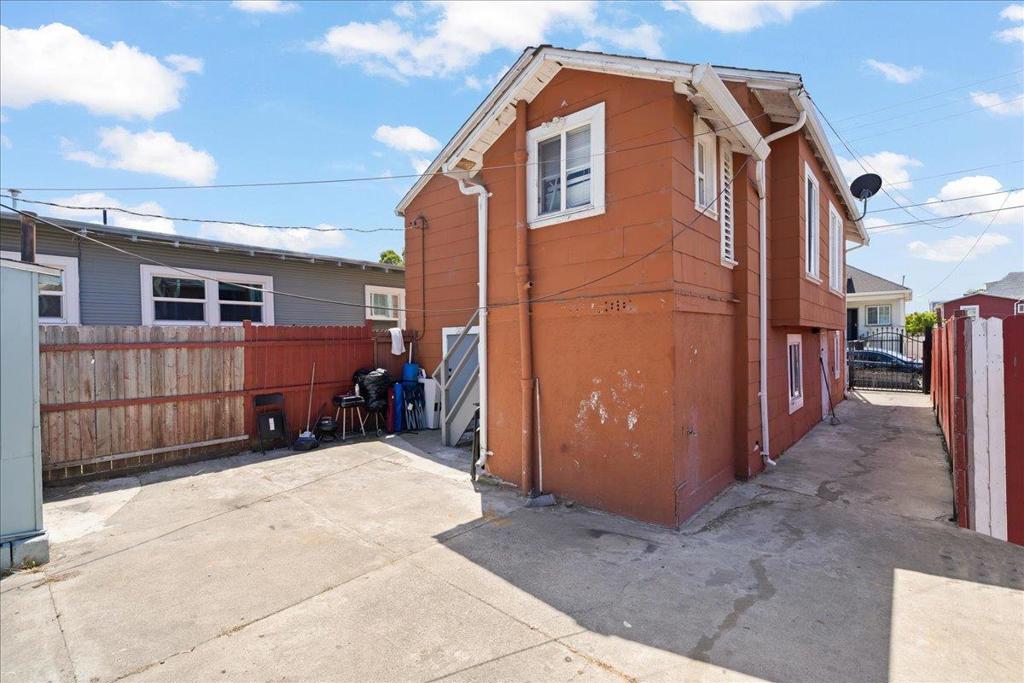 4114 E 17th Street Property Photo 12