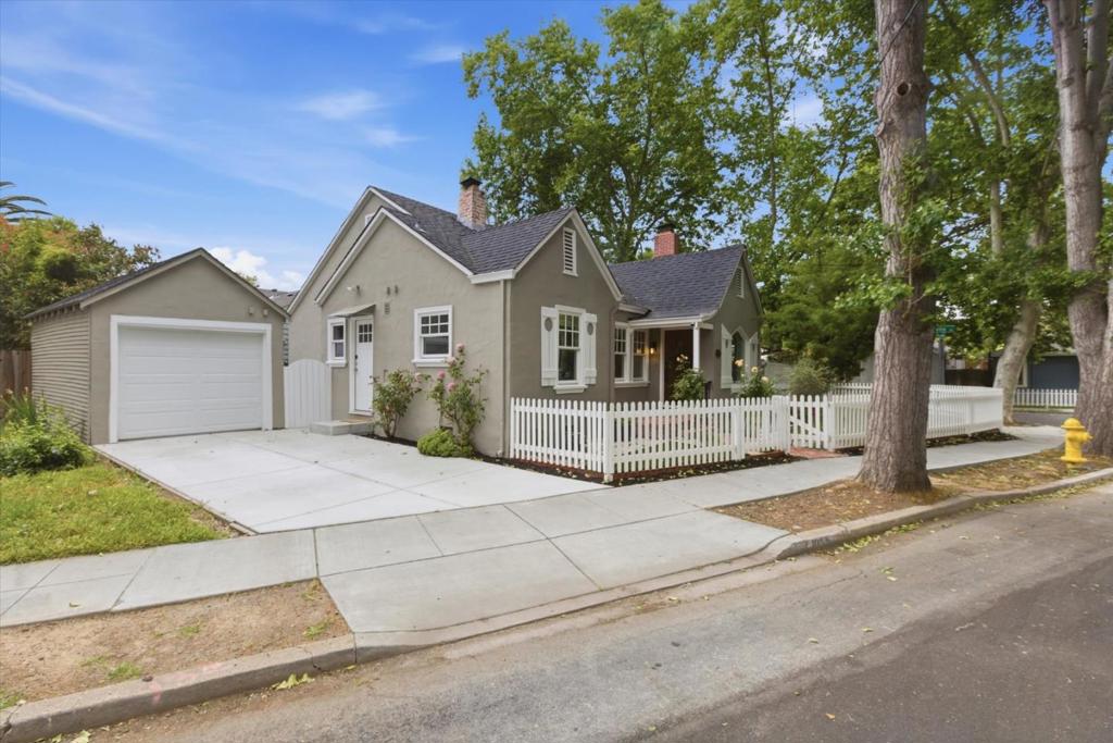 1055 Newhall Street Property Photo 1