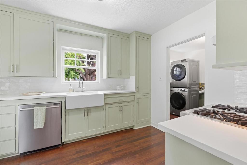 1055 Newhall Street Property Photo 14