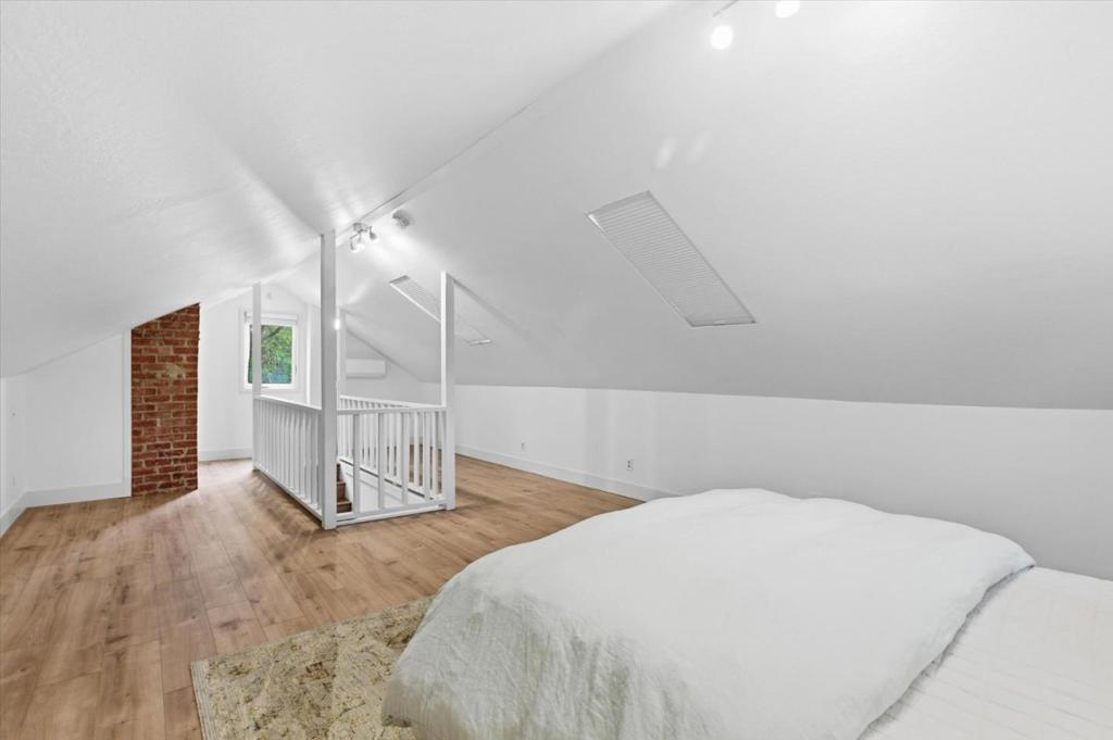 1055 Newhall Street Property Photo 28