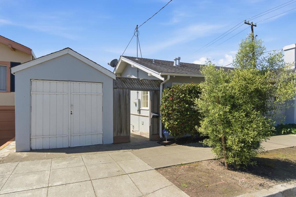 20 Maple Avenue Property Photo 26
