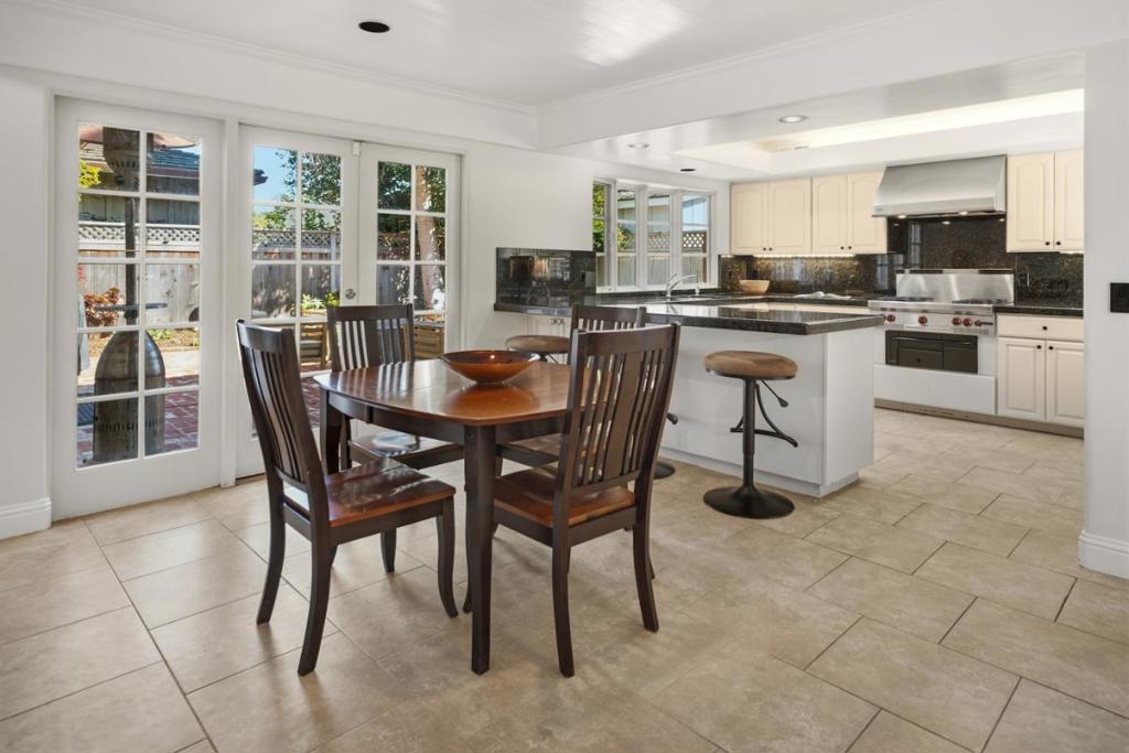 26305 Camino Real Property Photo 4