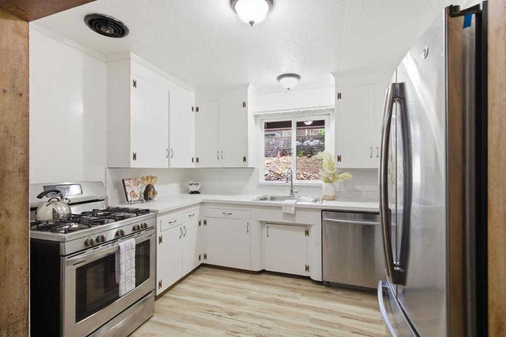 12 Haven Lane Property Photo 12