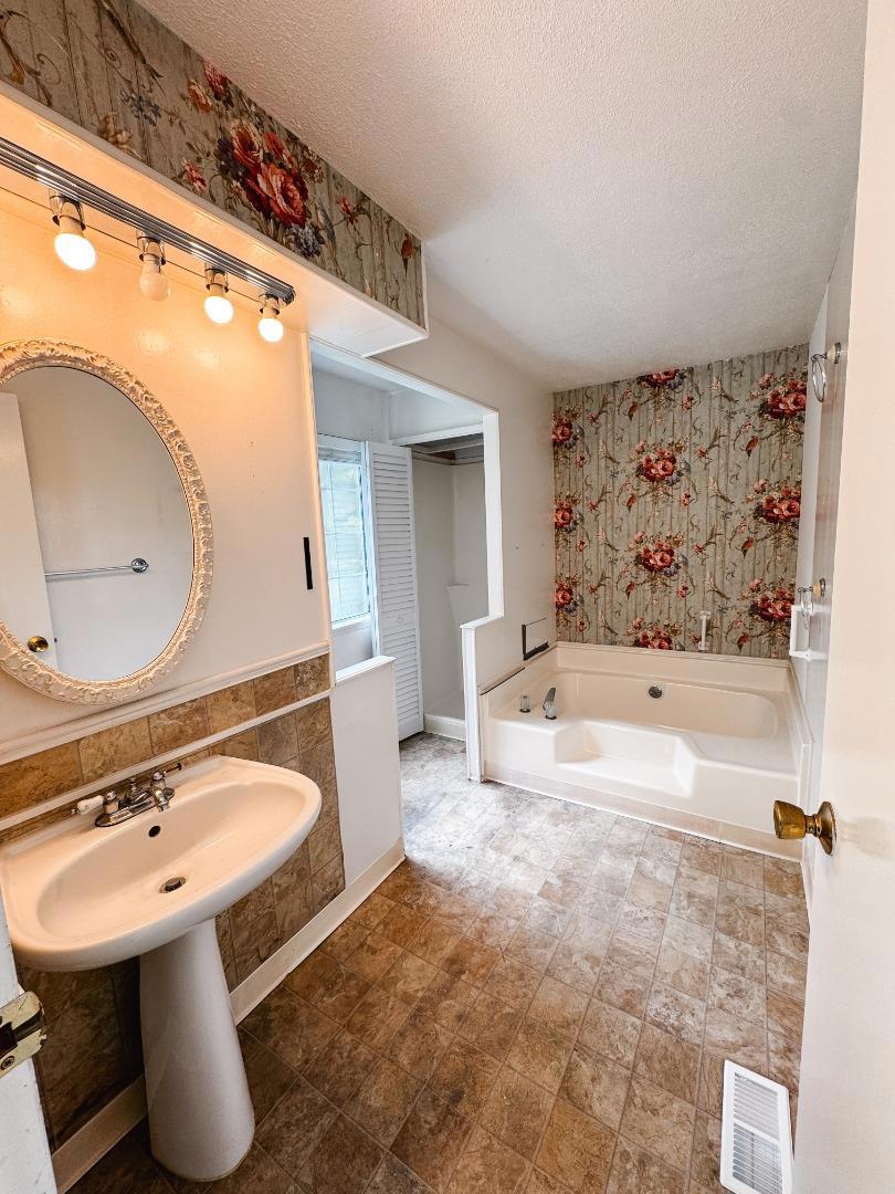 77 Creekside Drive 77 Property Photo 14