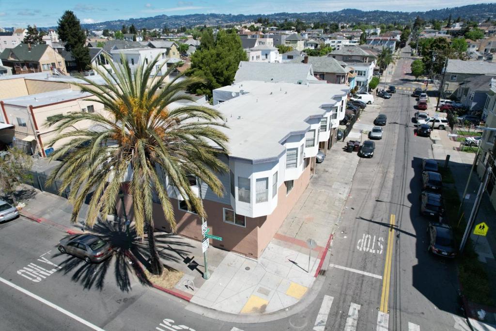 848 International Boulevard Property Photo 1