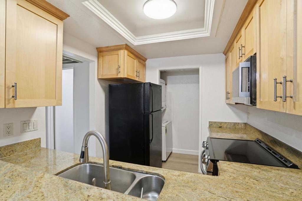 1028 Summermist Court Property Photo 11