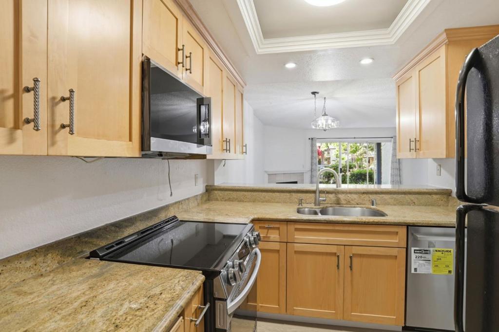 1028 Summermist Court Property Photo 13