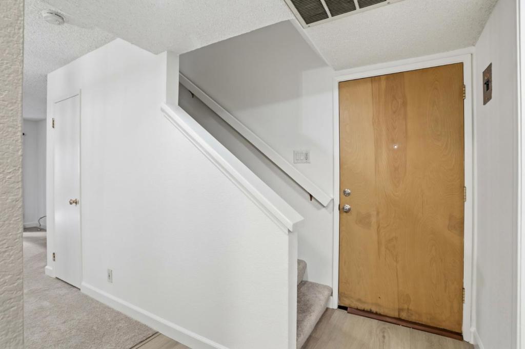 1028 Summermist Court Property Photo 14
