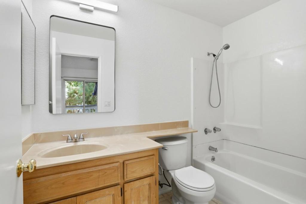 1028 Summermist Court Property Photo 23