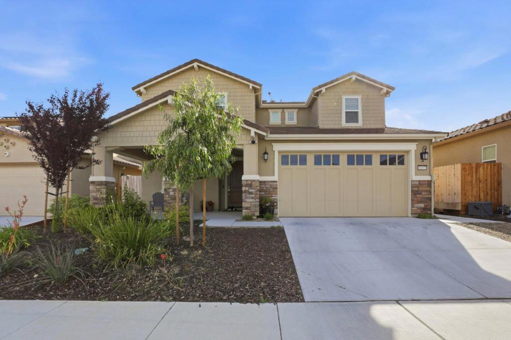 1097 Sunridge Drive Property Photo 1