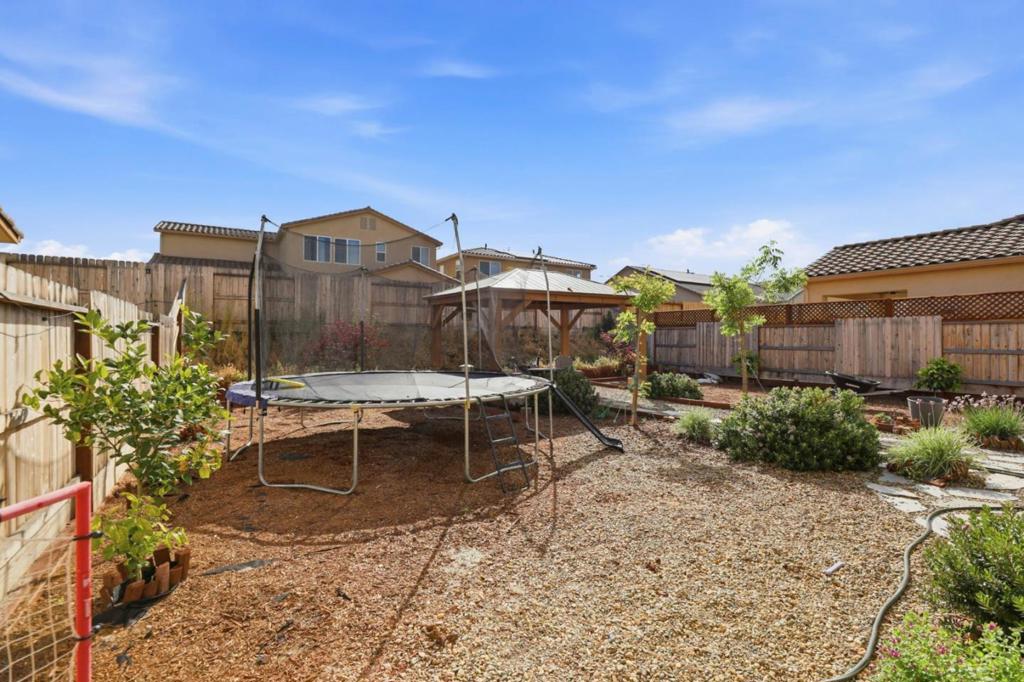 1097 Sunridge Drive Property Photo 40