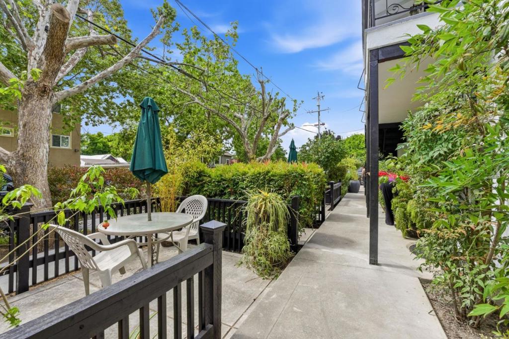1263 Park Avenue Property Photo 12