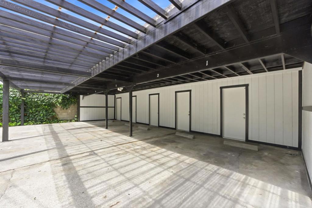 1263 Park Avenue Property Photo 22