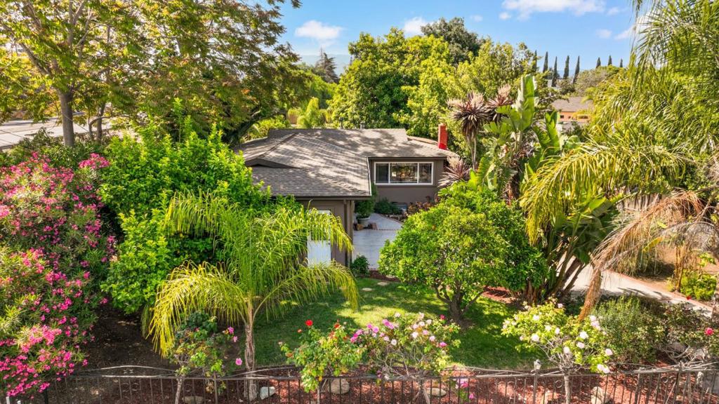 670 W Rincon Avenue Property Photo 1