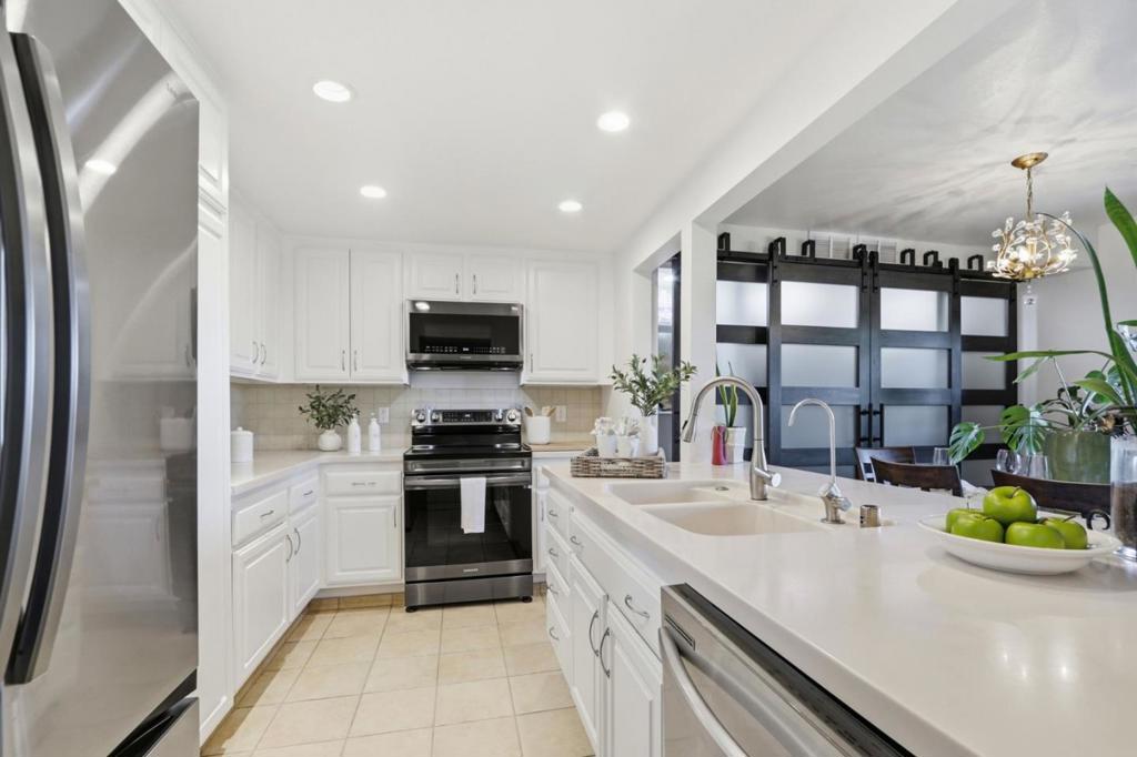 5058 Cribari Vale Property Photo 8