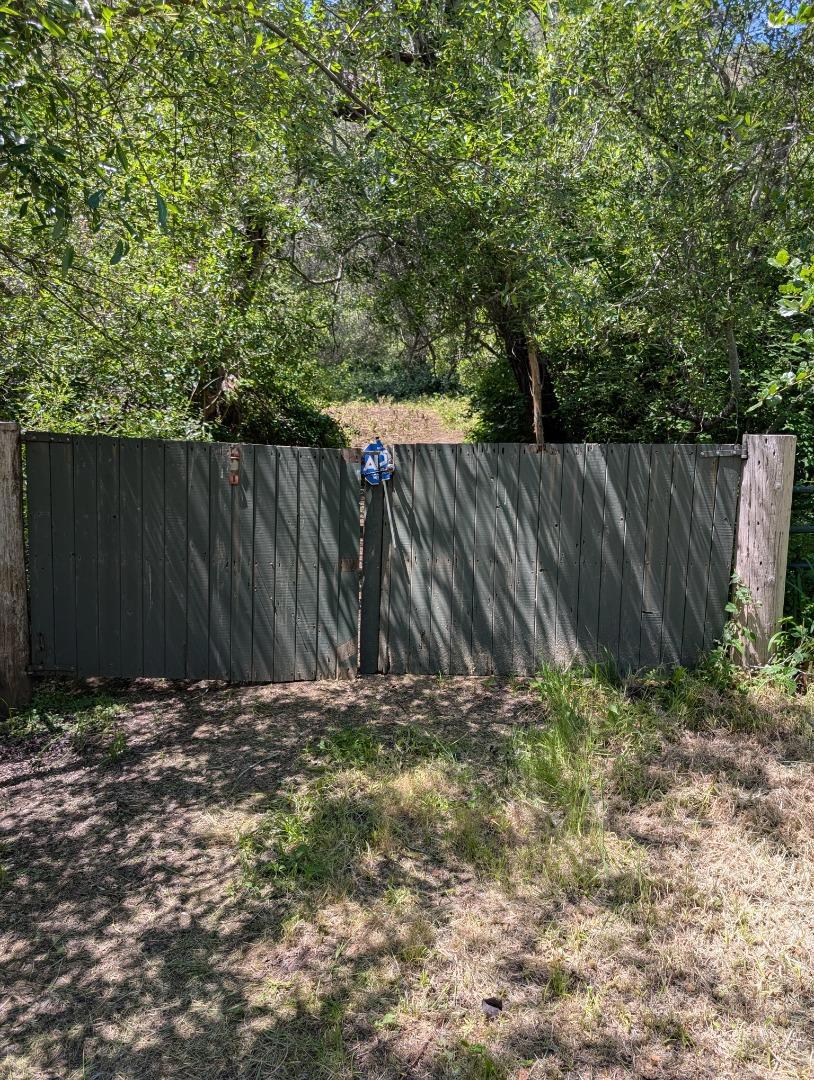 4576 Paul Sweet Road Property Photo 4
