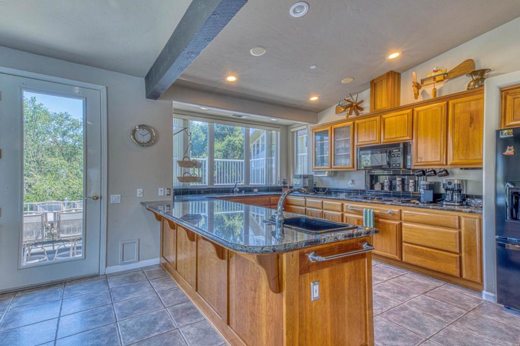 8213 Bass Point Property Photo 20