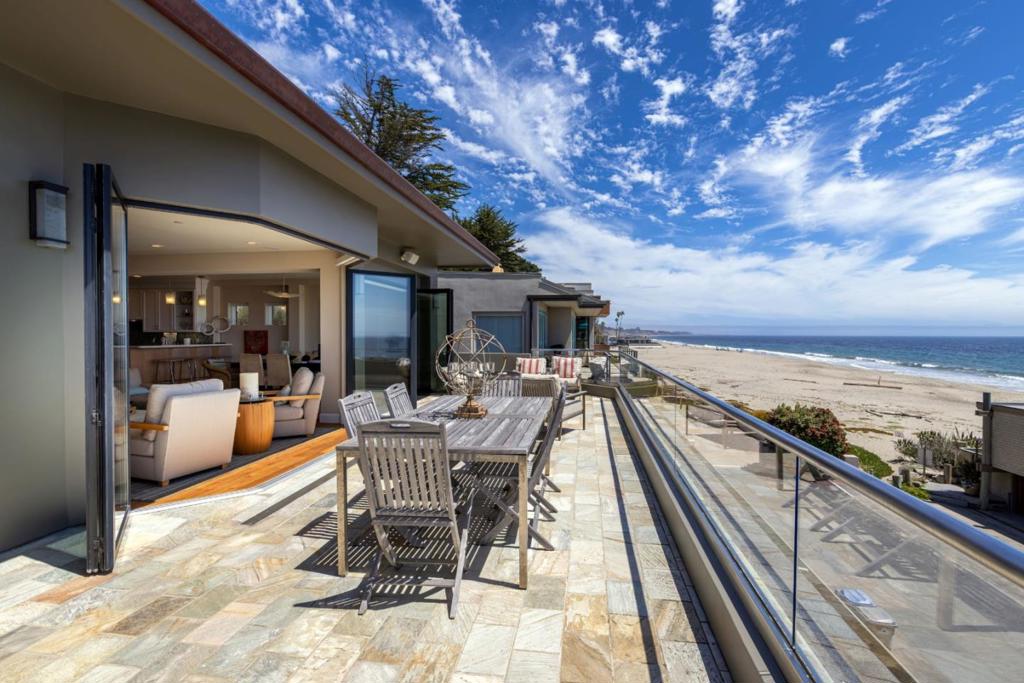 643 Beach Drive Property Photo