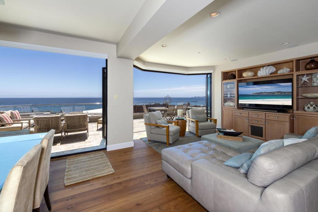 643 Beach Drive Property Photo 10