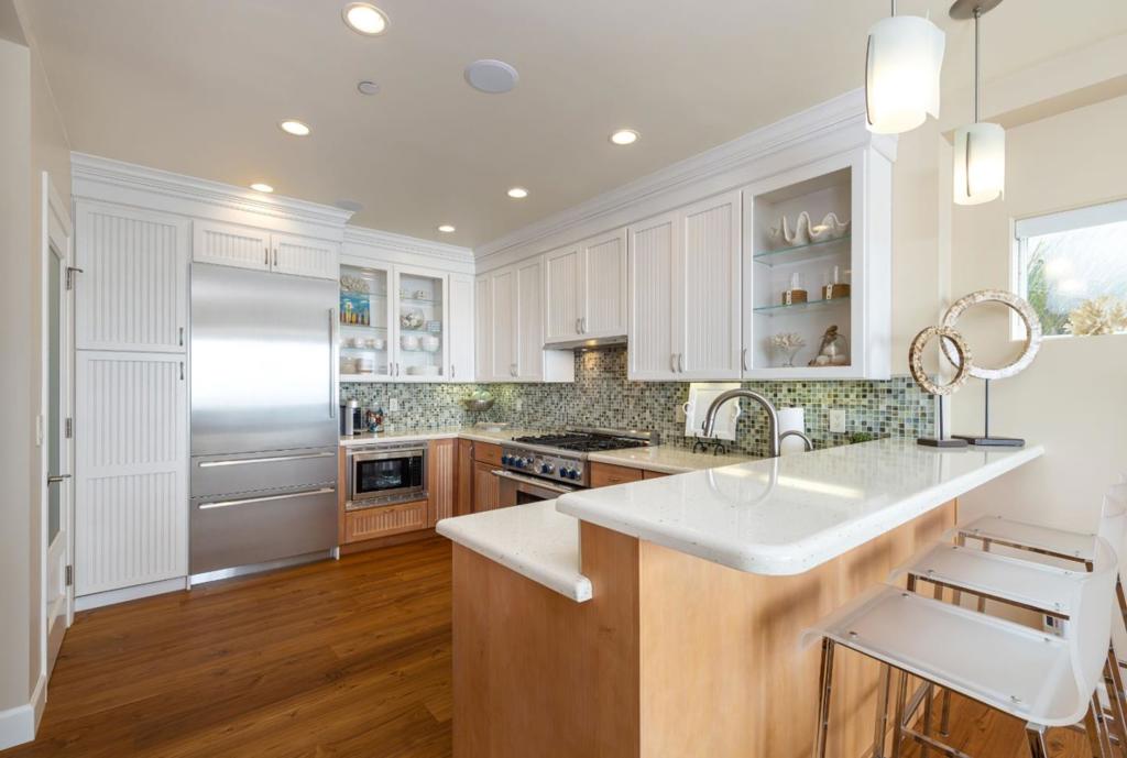 643 Beach Drive Property Photo 12