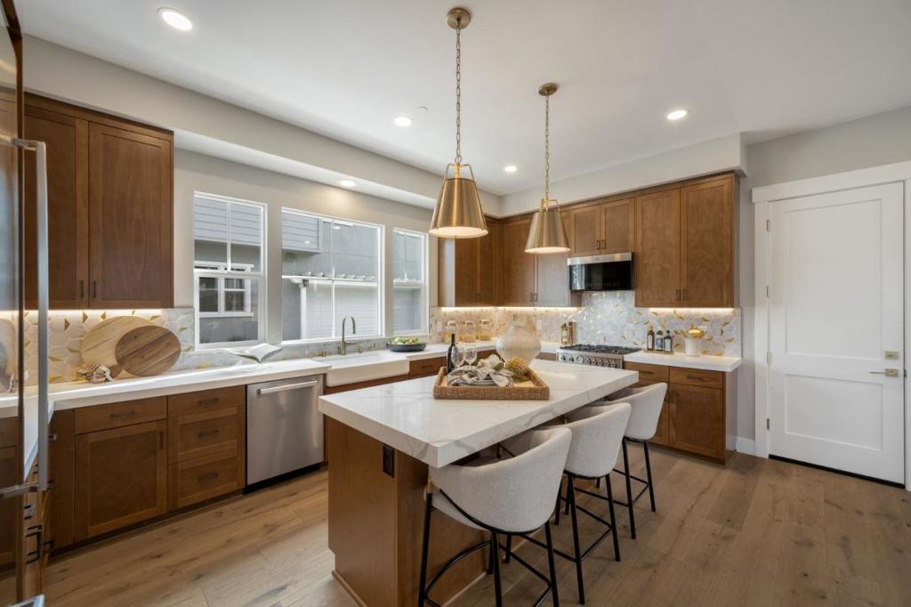 4909 Vivi Place Property Photo 12