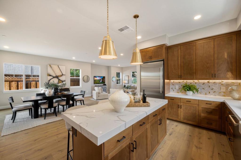 4909 Vivi Place Property Photo 13