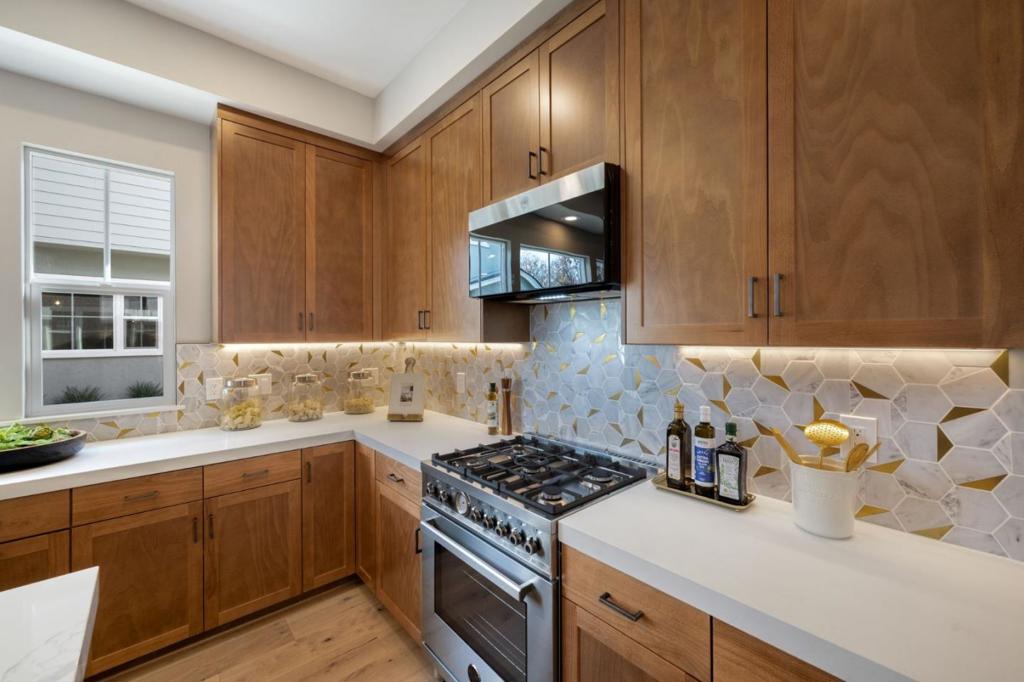 4909 Vivi Place Property Photo 16