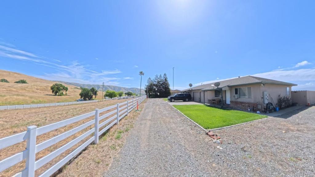 4790 Pacheco Pass Highway Property Photo