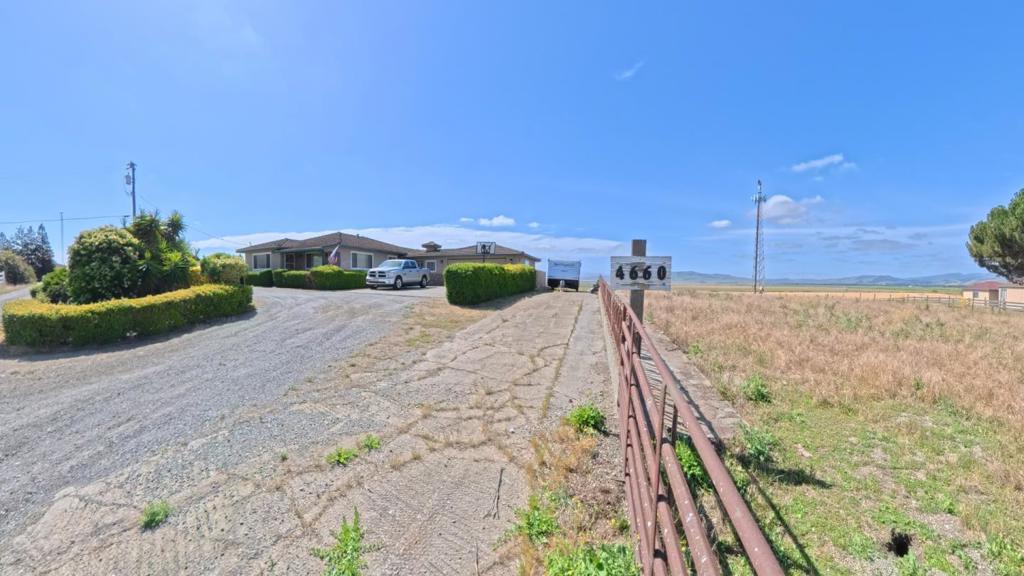 4790 Pacheco Pass Highway Property Photo 2