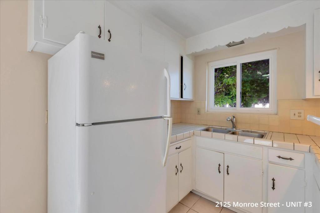 2125 Monroe Street Property Photo 5