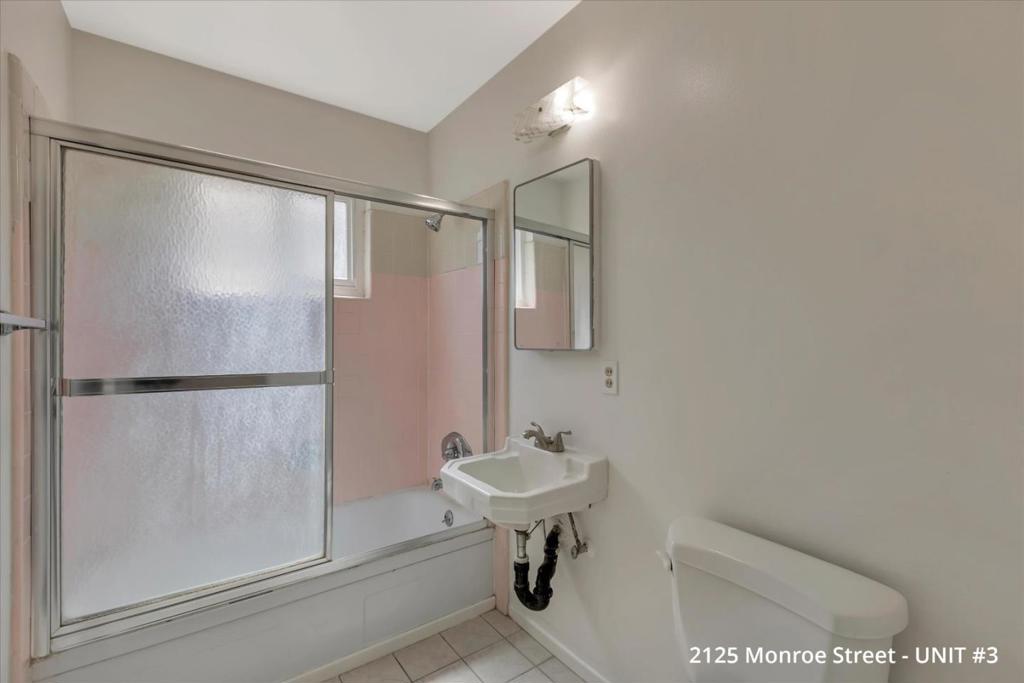 2125 Monroe Street Property Photo 8