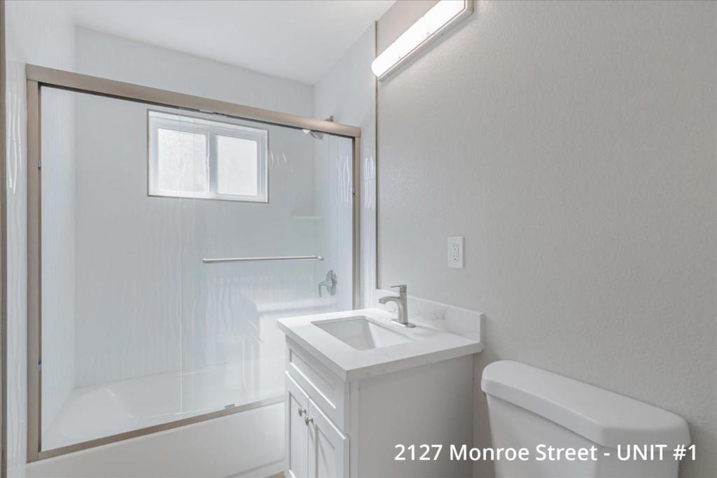 2127 Monroe Street Property Photo 11