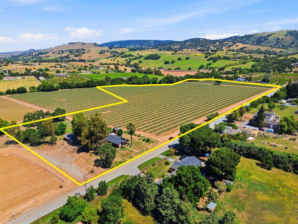 3115 Leavesley Road Property Photo 4