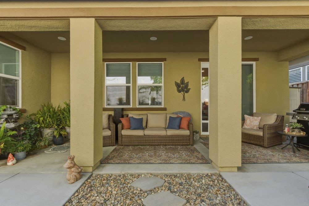 2041 Santoro Way Property Photo 34