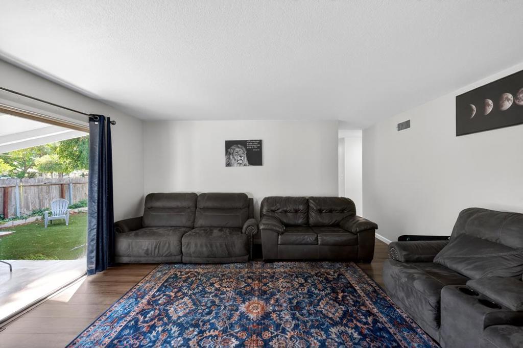 2036 Shaw Avenue Property Photo 11