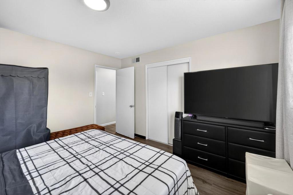 2036 Shaw Avenue Property Photo 16