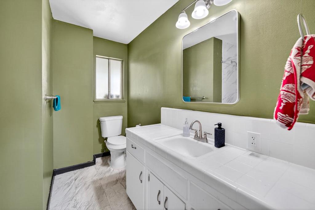 2036 Shaw Avenue Property Photo 18