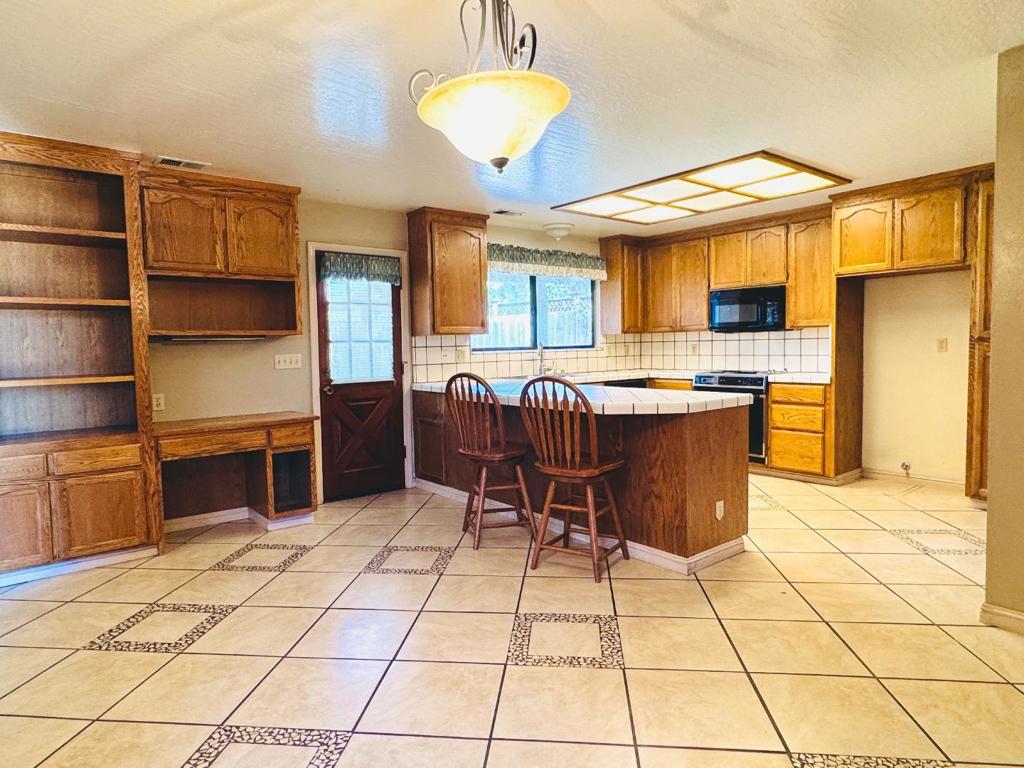 1470 Ghione Drive Property Photo 4