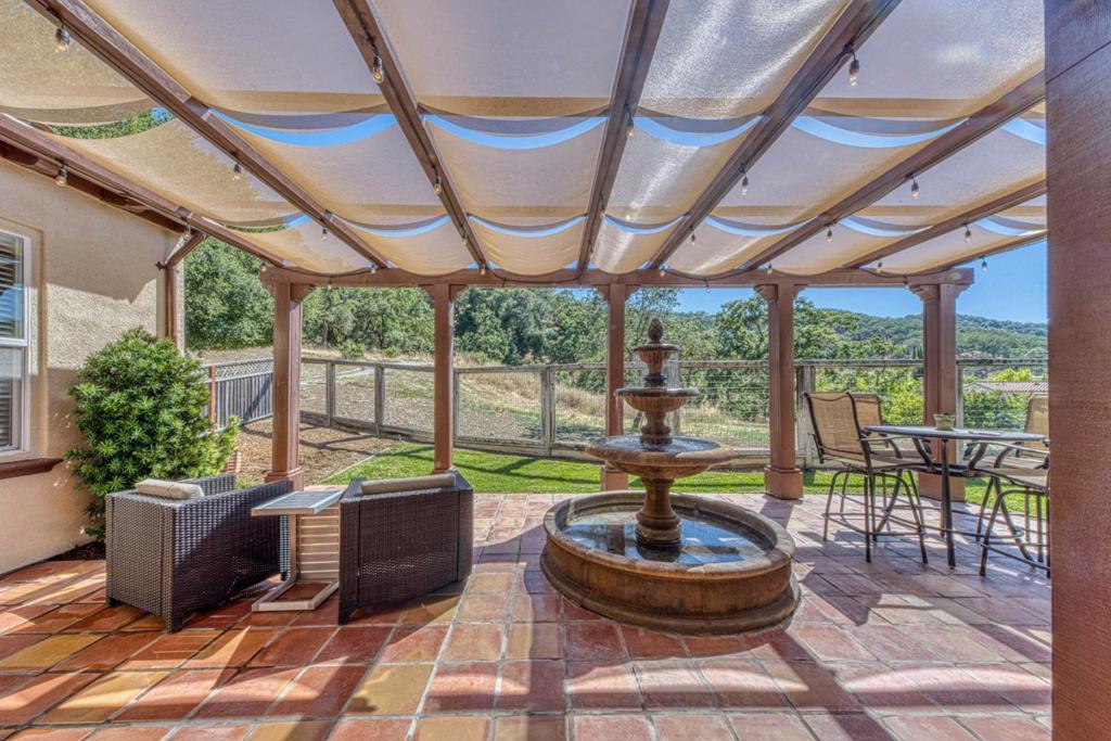 7271 Eagle Ridge Drive Property Photo 3