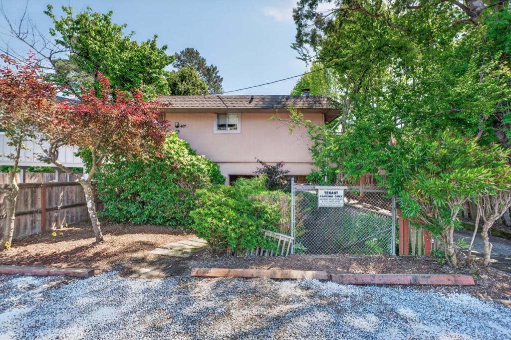 407 Maple Street Property Photo 2