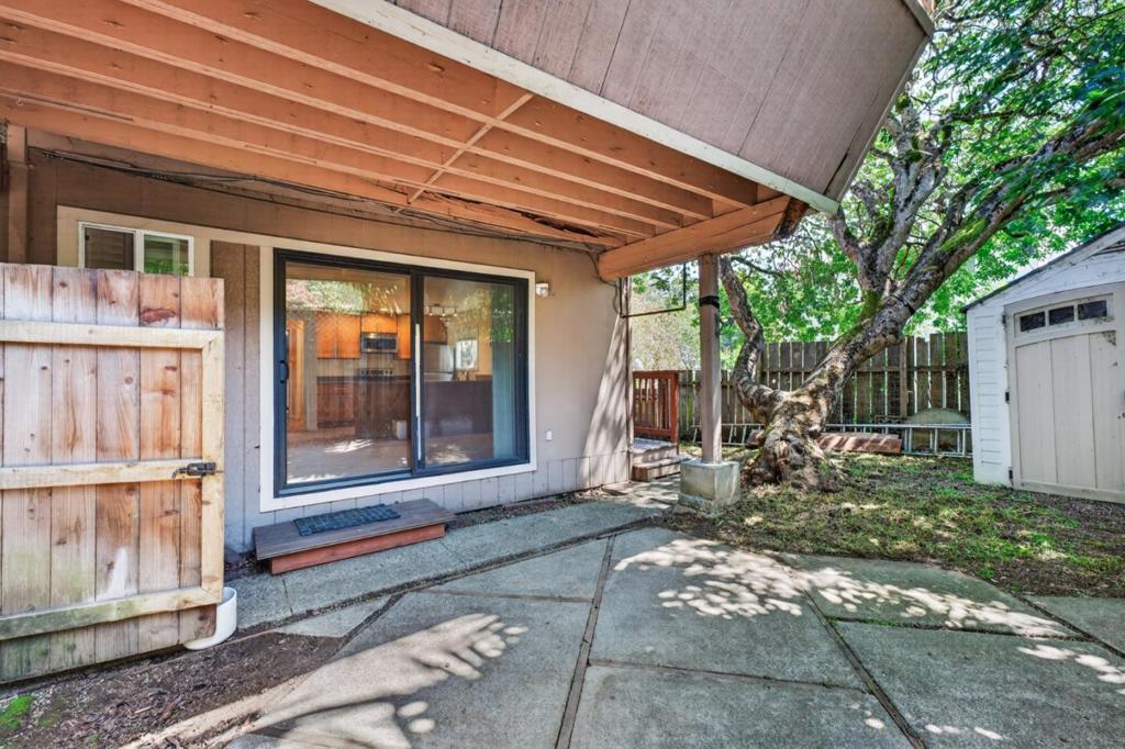 407 Maple Street Property Photo 10