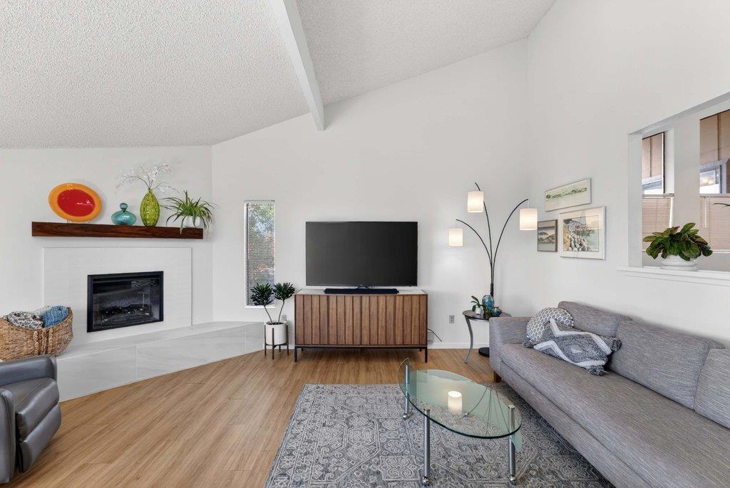 300 Columbia Street Property Photo 11