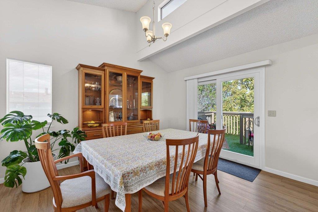 300 Columbia Street Property Photo 14