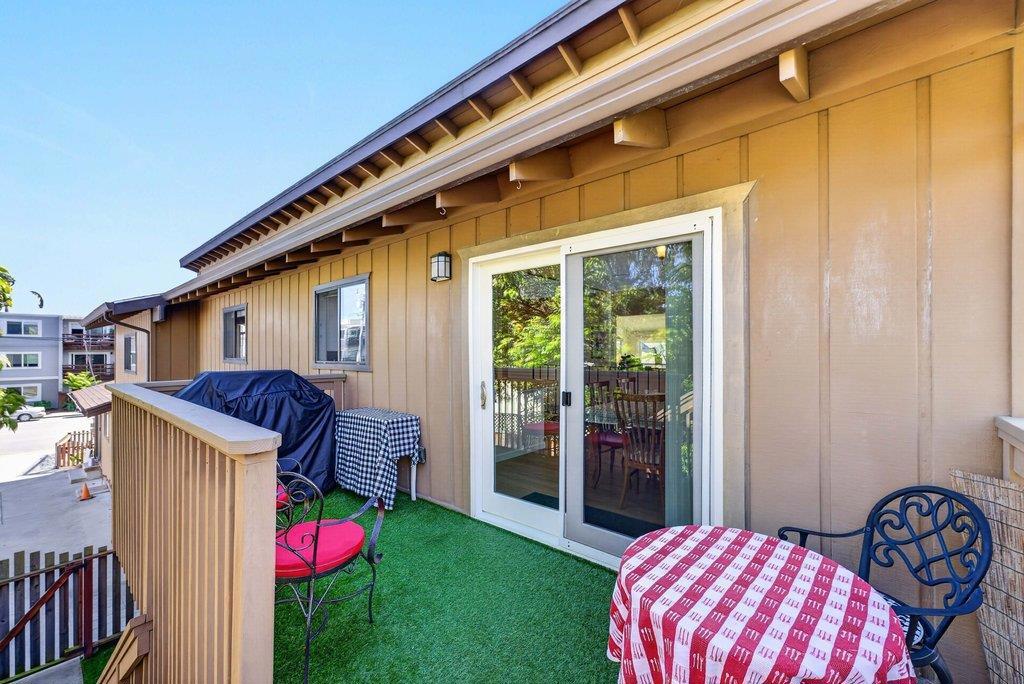 300 Columbia Street Property Photo 17