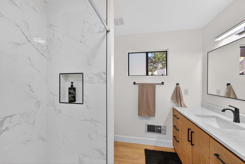 300 Columbia Street Property Photo 27