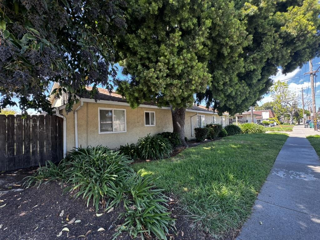 26047 Gading Road Property Photo 12